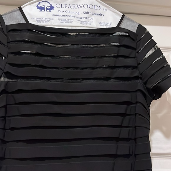 Like new, Adrianna Papell Black Dress Size 6 - Picture 2 of 5